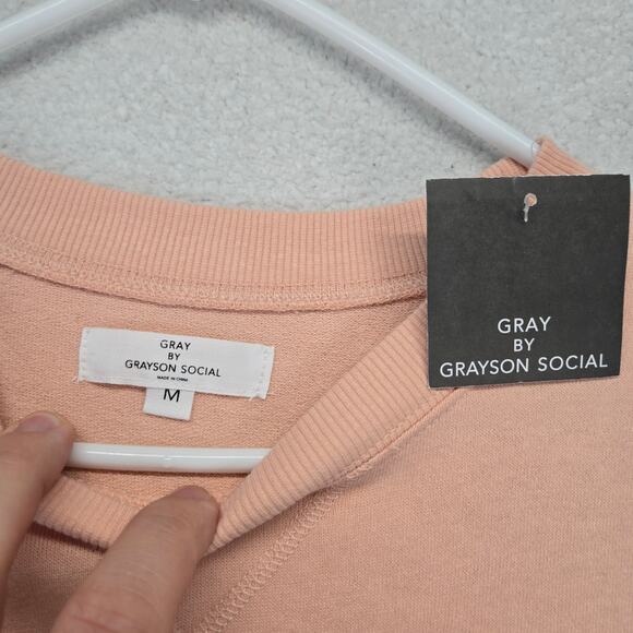 Grayson Social Oversized Sweatshirt Womens M Chicago Graphic Pullover Pink New - Picture 3 of 9